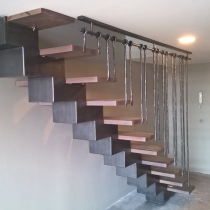 laiptai ant metalo 1
